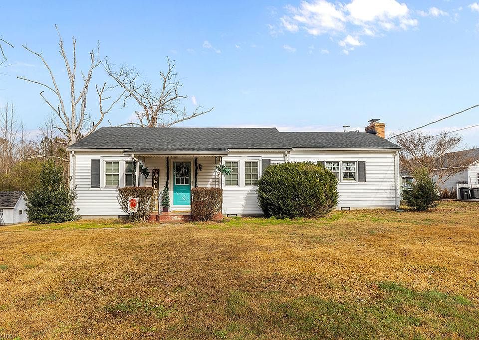 1st image of 31099 Country Club Rd