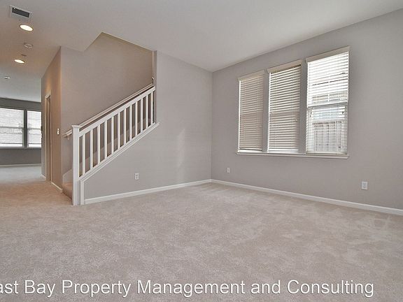 4th image of 34187 Valle Dr