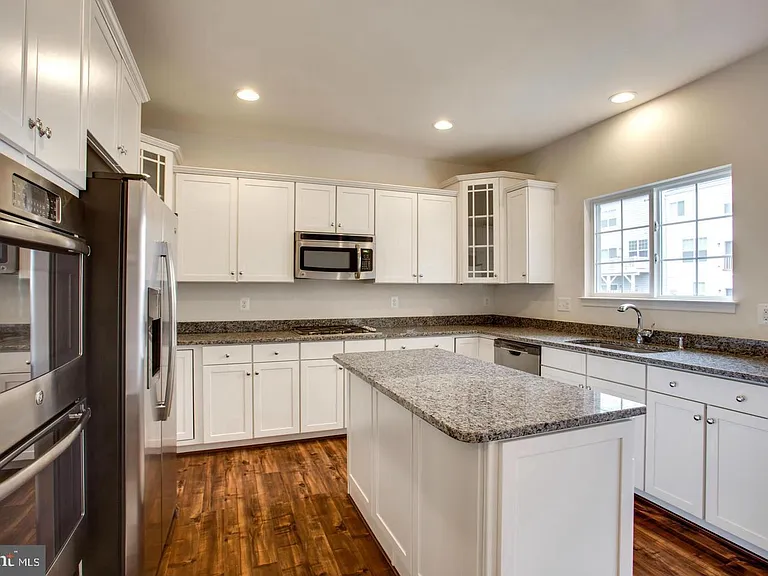9029 Christina Pl — Photo 8