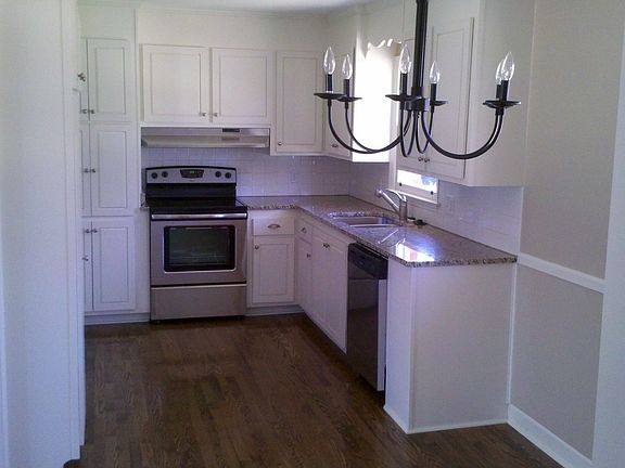 Kitchen / Dining rooms