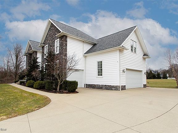 2nd image of 2316 Hickorycreek Dr