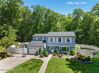 17 Monroe Lane, Jackson, NJ 08527