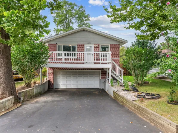 1028 Idlewild Dr, Round Lake Beach, IL 60073