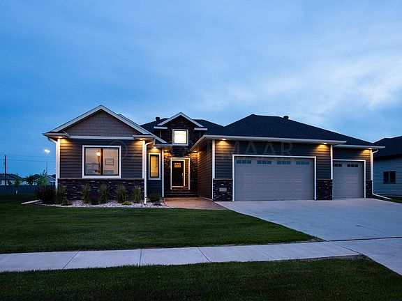 2nd image of 327 39th Ave E