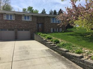 42 Windcrest Dr, Cecil, PA 15321