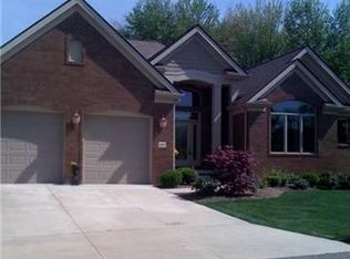 125 Brighton Dr, Aurora, OH 44202