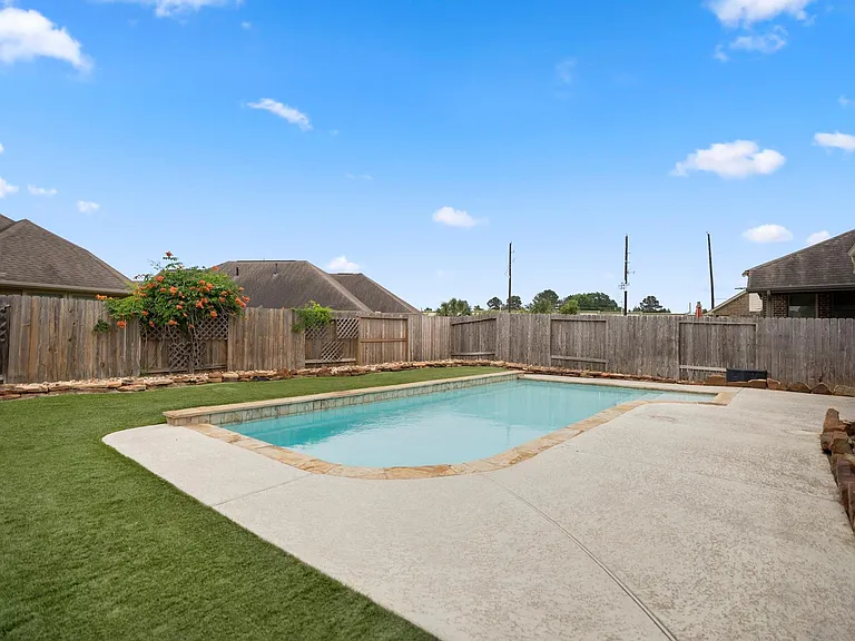 22310 Taren Ct — Photo 37