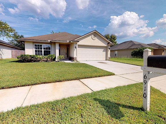 2nd image of 6910 Southern Oaks Dr W