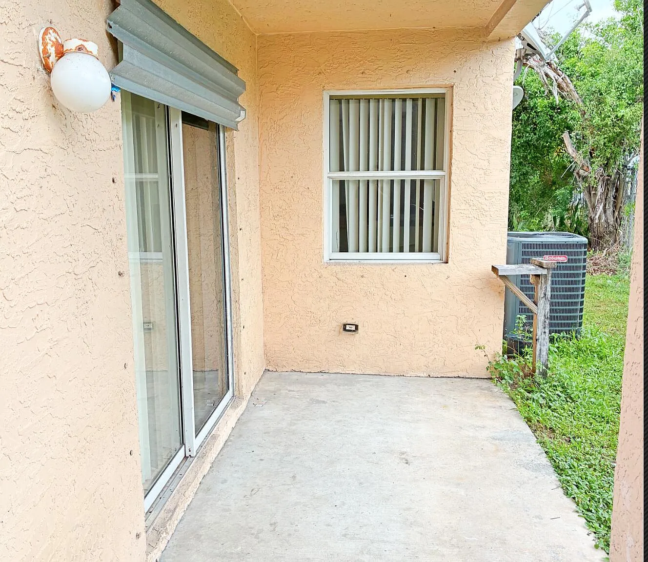 3 bed, 2.5 bath, 1609 sqft, $2,599 — Photo 3