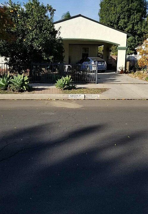 1st image of 10109 Densmore Ave