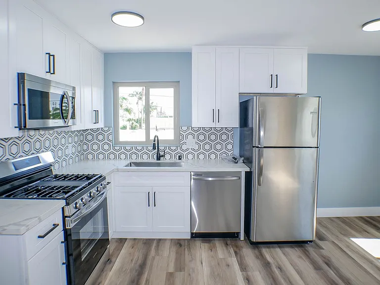 5008-5012 Long Branch Ave — Photo 19