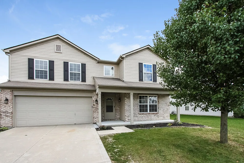 4 bed, 2.5 bath, 2840 sqft, $3,570 — Photo 1