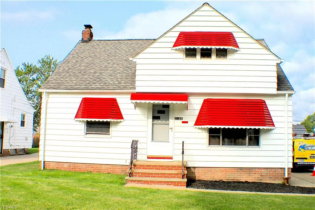5188 Catherine St photo 1