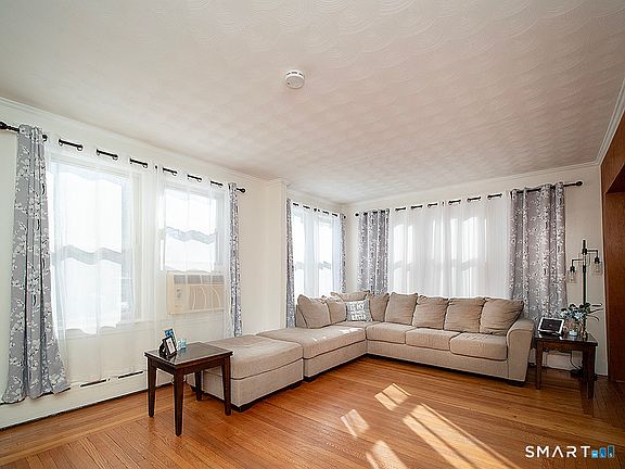 5th image of 30 Coram Street