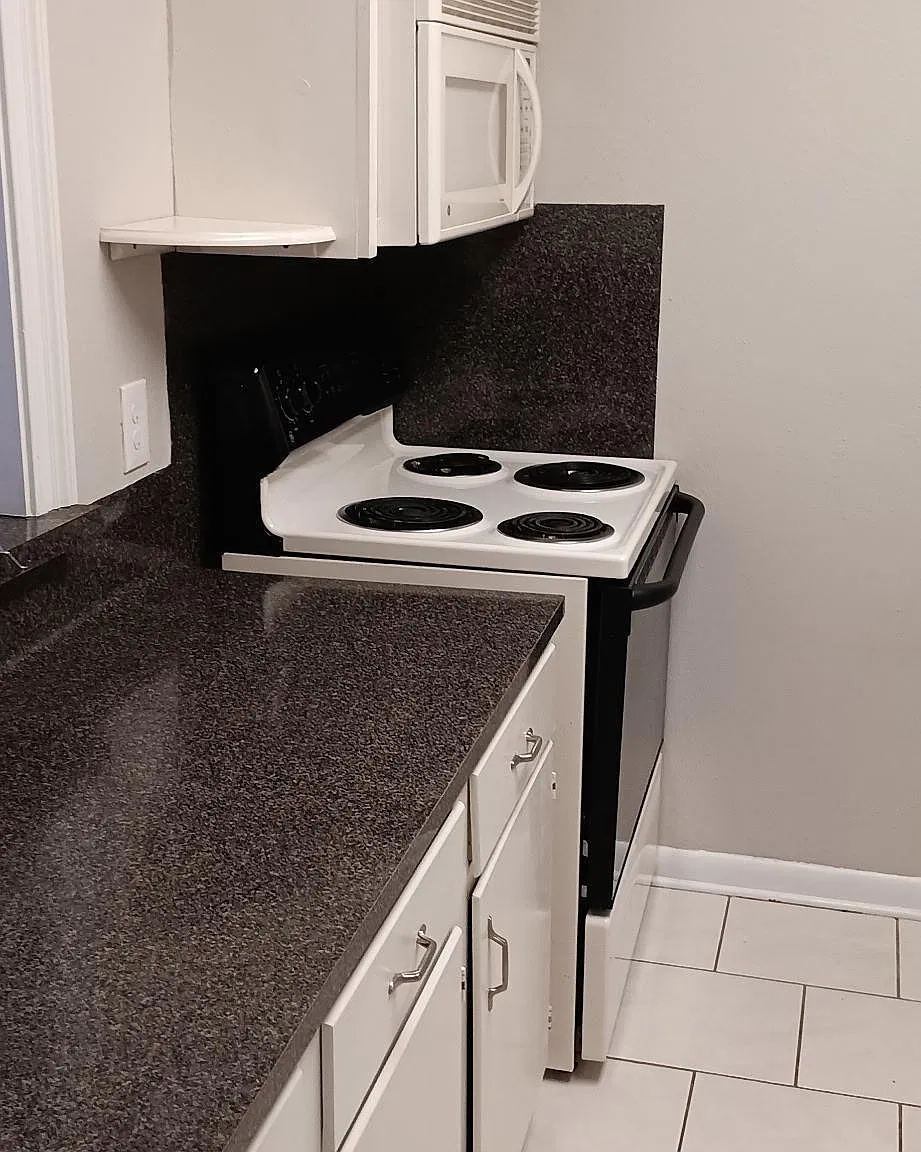 2 bed, 975 sqft, $975 — Photo 3