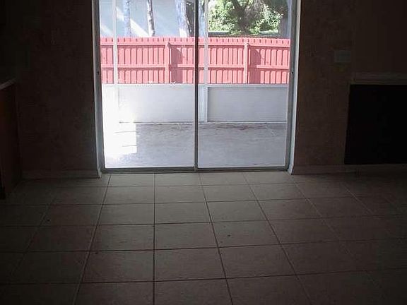5th image of 3332 Tamarind Dr