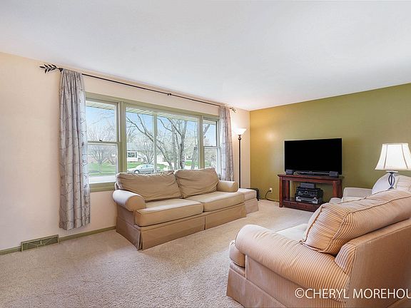 3rd image of 4225 Mesa Ct SW