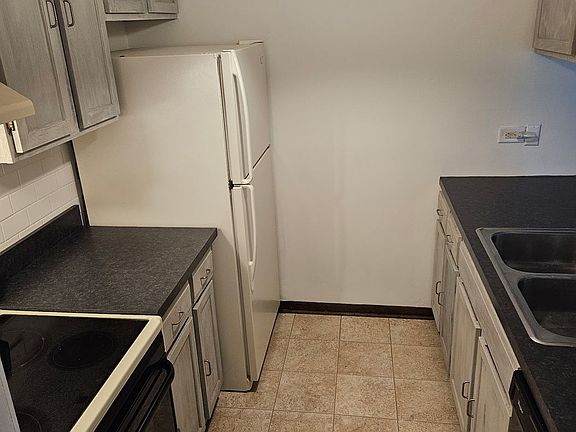 5th image of 13520 Lawler Ave APT 39