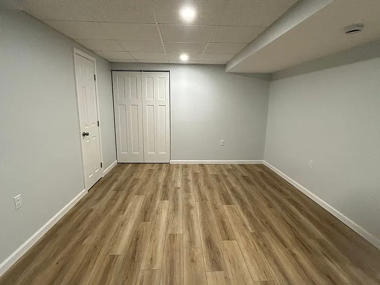506 Crescent Boulevard Ext — Photo 51