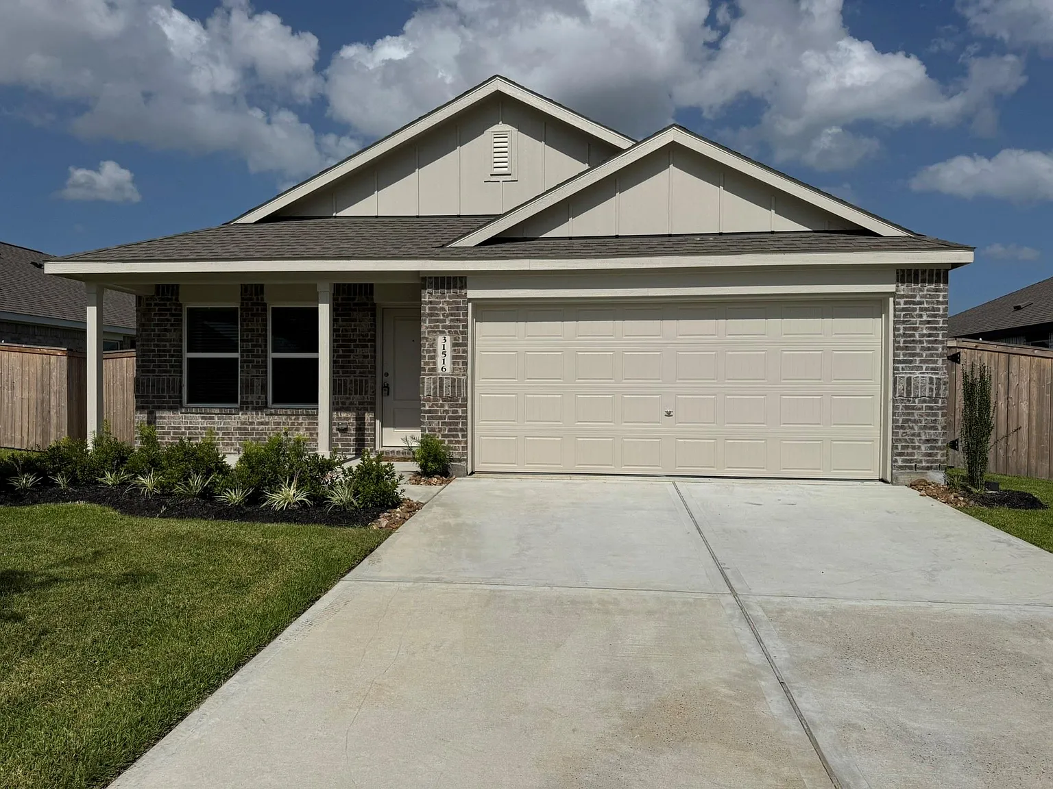 3 bed, 2.0 bath, 1310 sqft, $1,650 — Photo 1