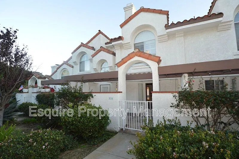 3 bed, 2.5 bath, 1901 sqft, $3,795 — Photo 1