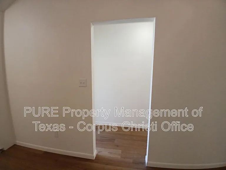 2725 Allencrest Dr — Photo 13