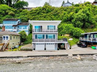 11043 Rolling Bay Walk NE, Bainbridge Island, WA 98110