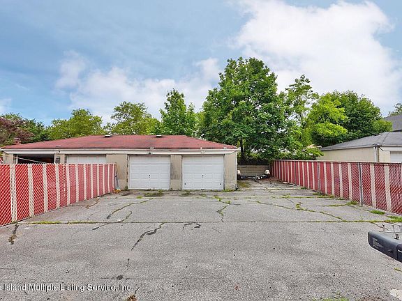 3rd image of 666 Tysens Ln
