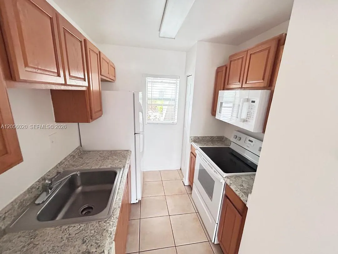 2 bed, 825 sqft, $1,875 — Photo 1