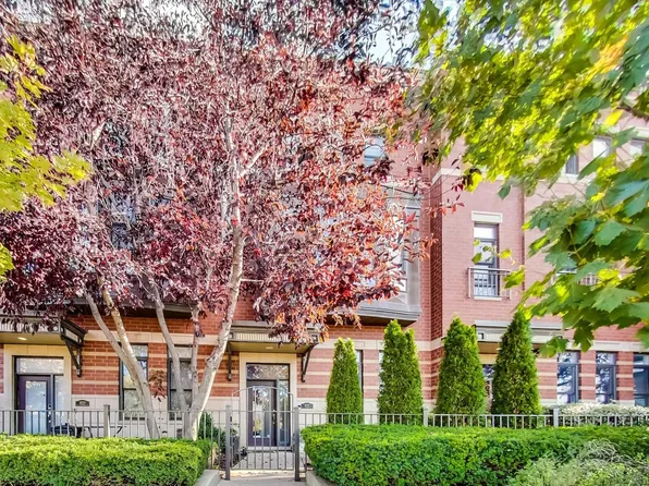 1027 N Riverwalk St, Chicago, IL 60610