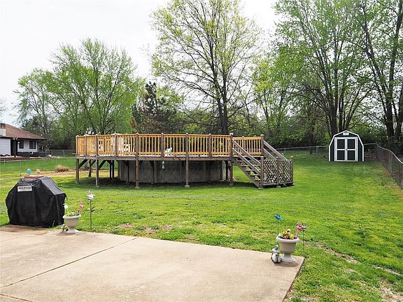 3rd image of 2458 Whitshire Dr