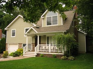 106 Hillwood Ln, Plainview, NY 11803