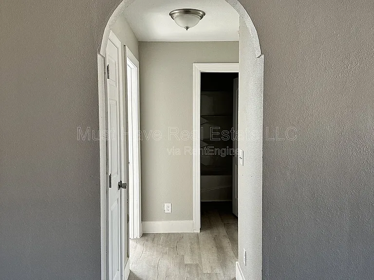 347 4th St SE #3A — Photo 5