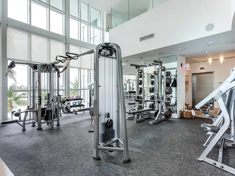 1000 S Pointe Dr #906 — Photo 33