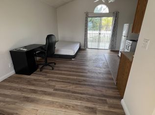 9752 Crebs Ave, Northridge, CA 91324