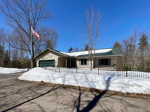 100 Takken Dr, Negaunee, MI 49866