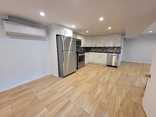 1st image of 3720 Kings Hwy #1