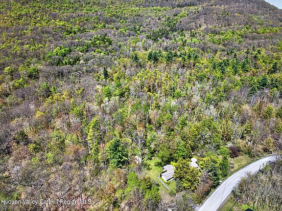 2nd image of 689 Old Road