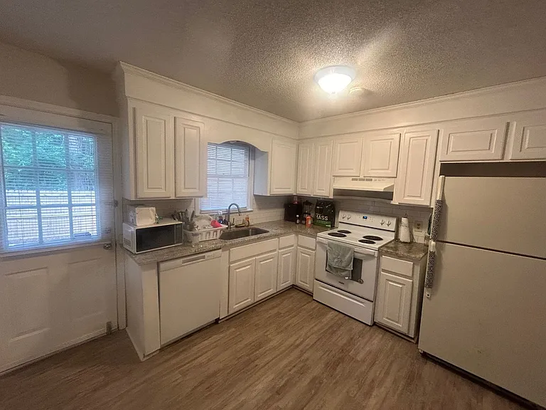 113C Manorwood Ct — Photo 7