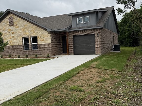 3rd image of 5617 De Cory Rd