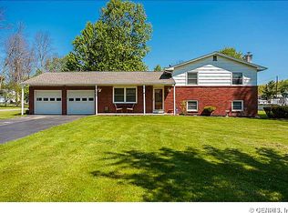12 Watch Hill Dr, Rochester, NY 14624