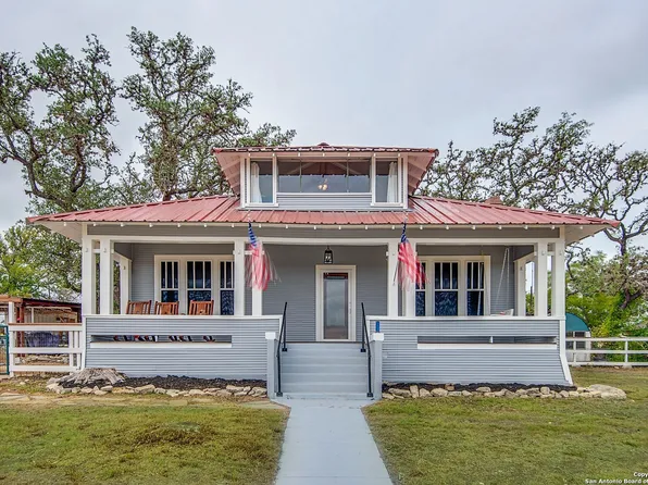 102 W Main St, Waring, TX 78074