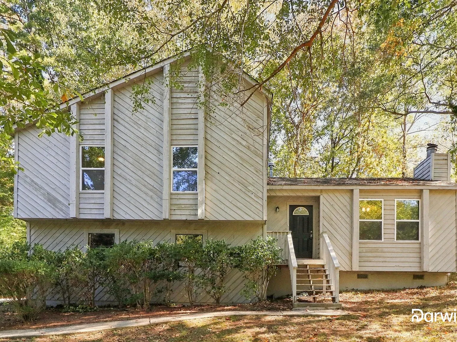 3 bed, 2.0 bath, 1365 sqft, $2,205 — Photo 1
