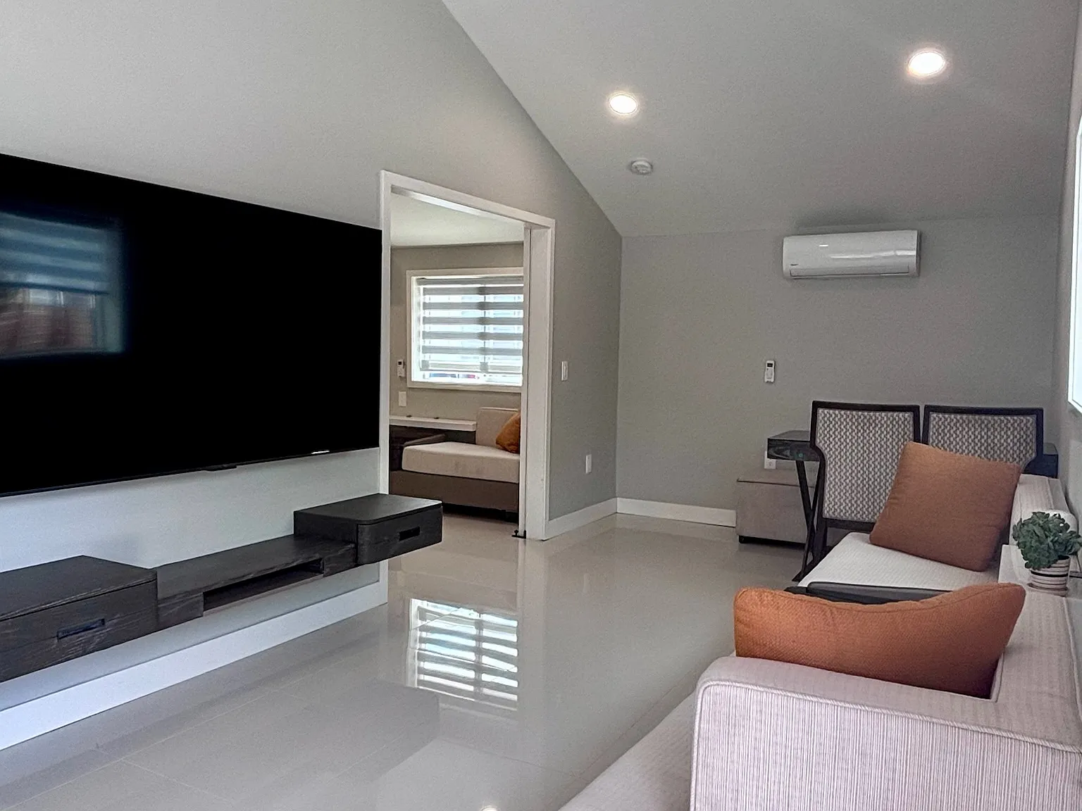 1 bed, 400 sqft, $2,000 — Photo 1