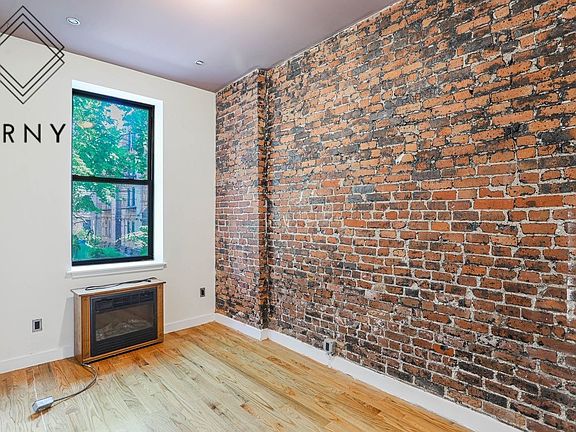 5th image of 913 Saint Johns Pl #3P