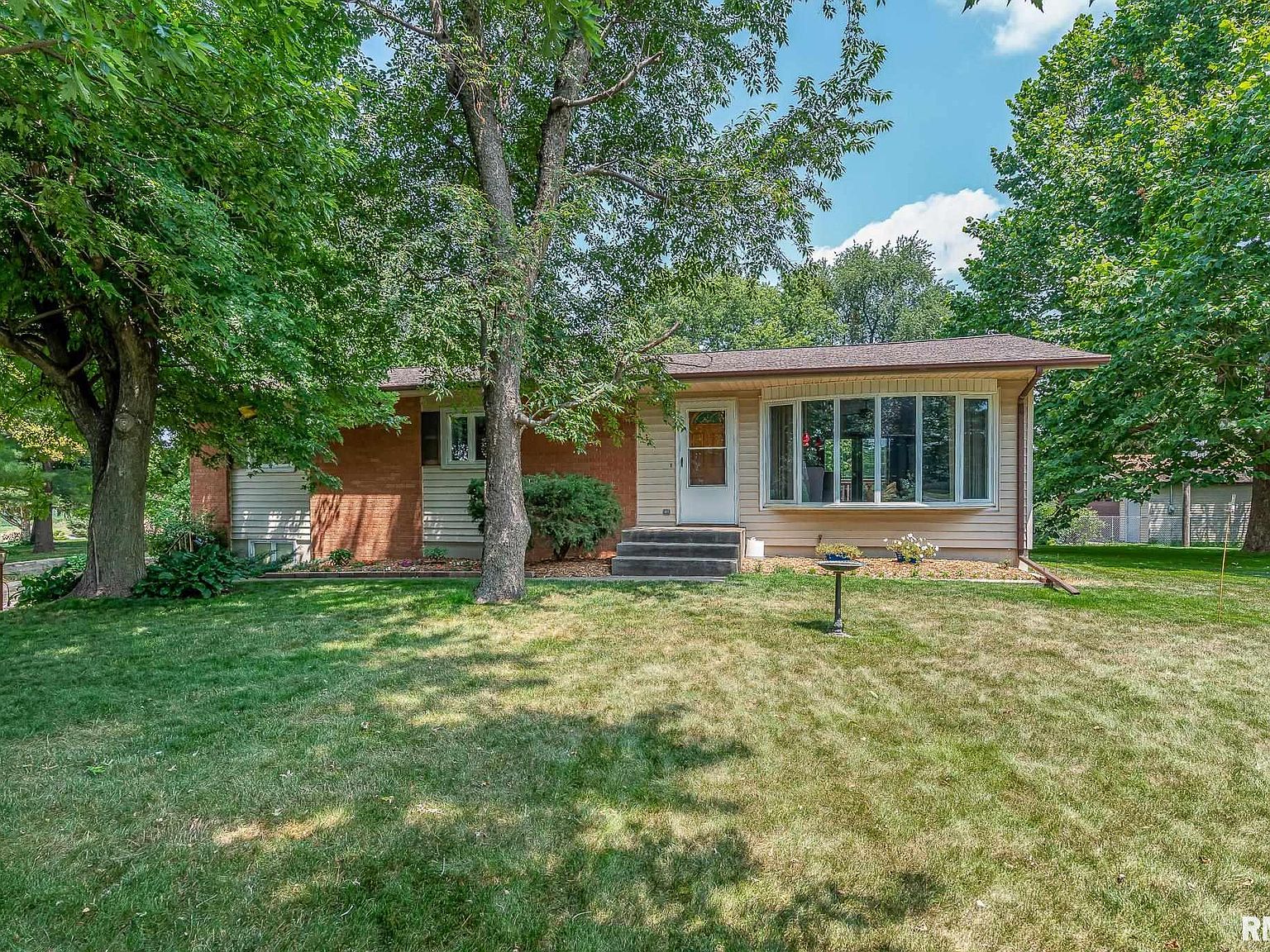 10929 104th St, Coal Valley, IL 61240 Zillow