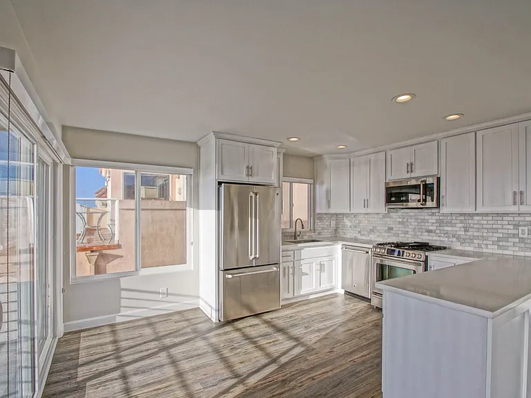 307 Bayview Dr — Photo 7