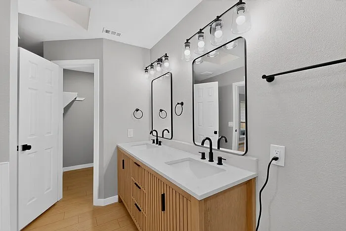 2200 Winona Dr — Photo 24