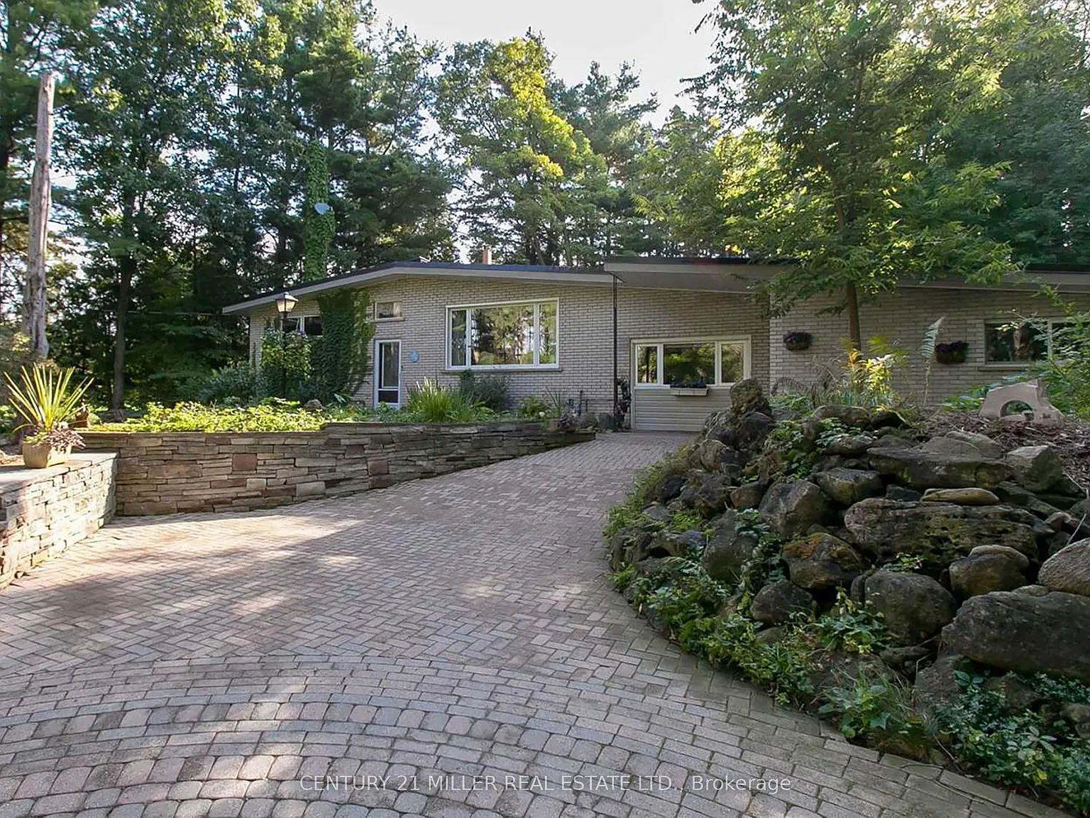 3 bed, $4,100 — Photo 3