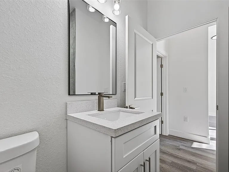511 Sweetwater Dr — Photo 45